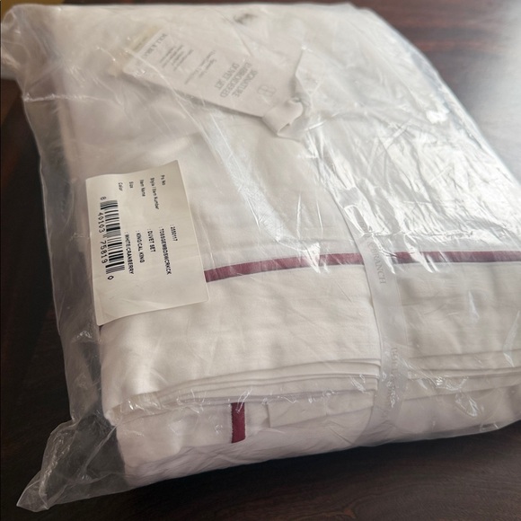 Boll & Branch White and Cranberry Duvet Set k/C